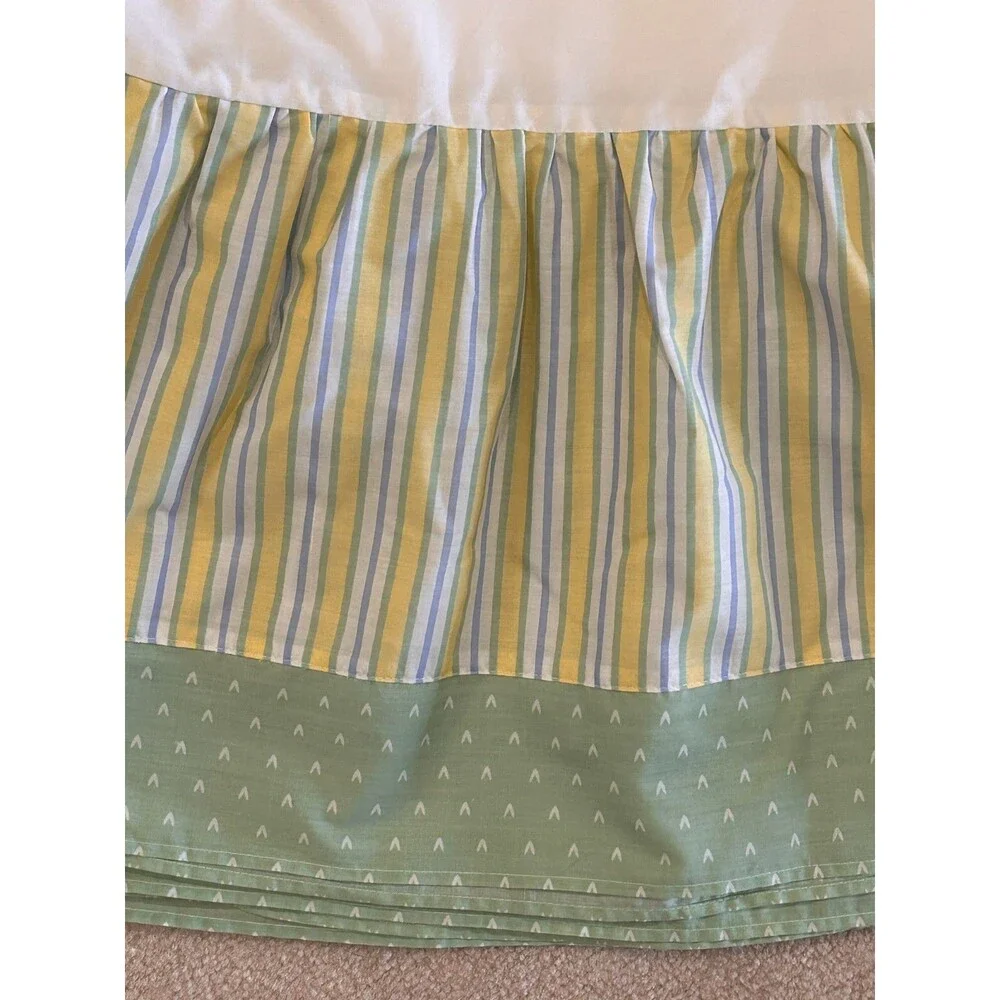 Vintage Disney Peek a Pooh Boo 3 Piece Crib Set Quilted Comforter Sheet Ruffle